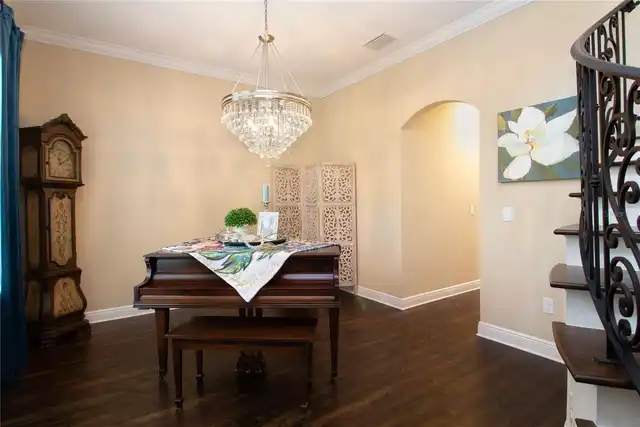 Listing Photo 6