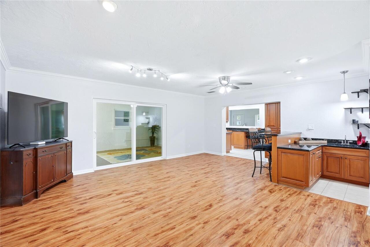 Listing Photo 16