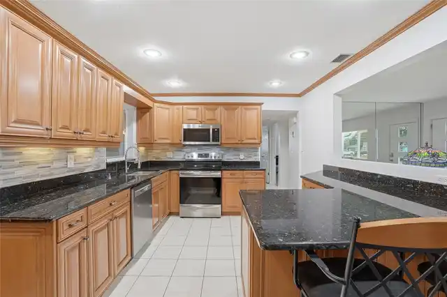 Listing Photo 9