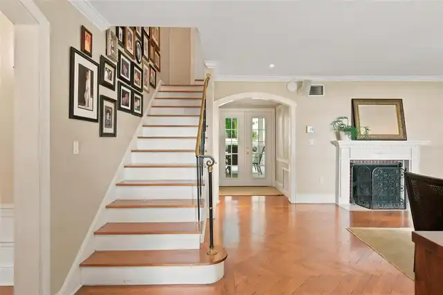 Listing Photo 10