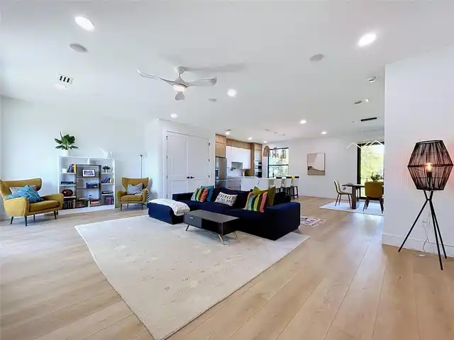 Listing Photo 7