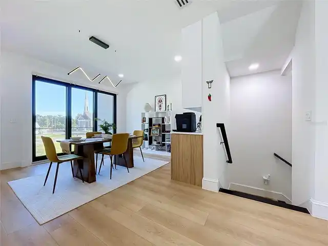 Listing Photo 14