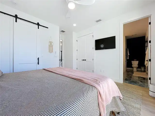 Listing Photo 24