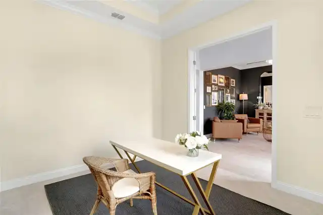 Listing Photo 10