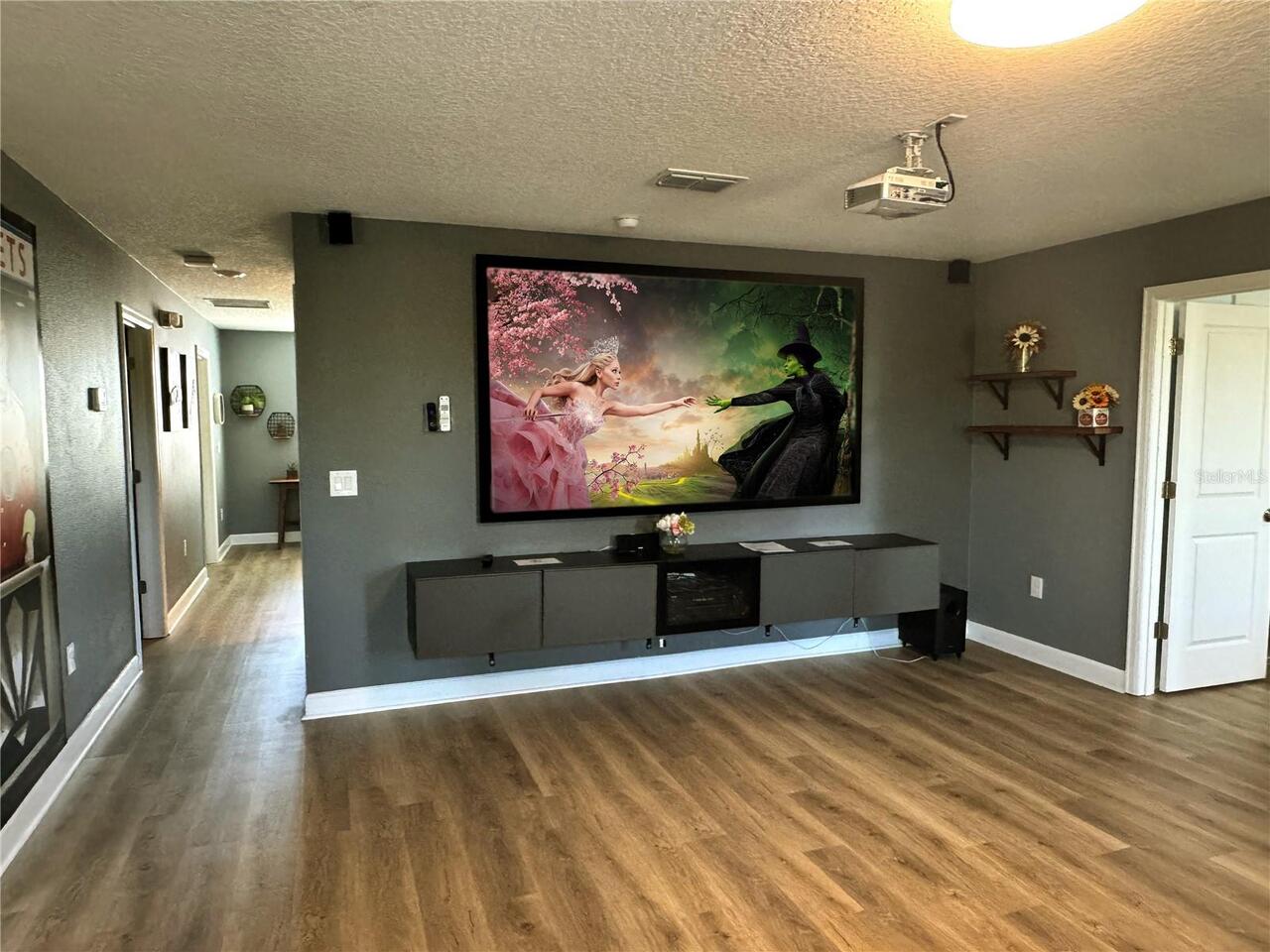 Listing Photo 11