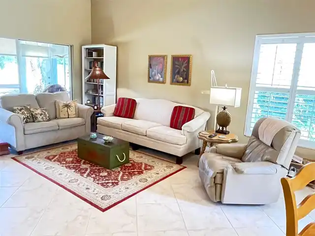 Listing Photo 8