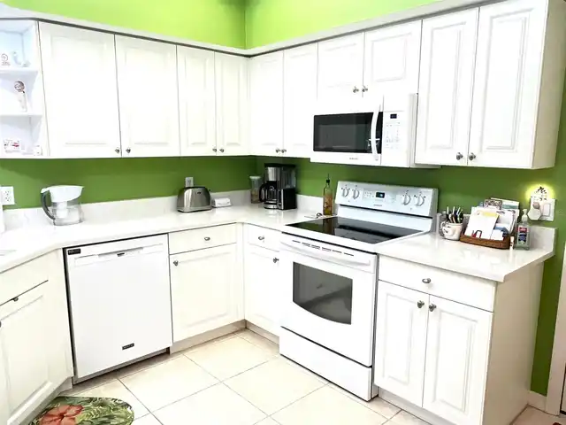 Listing Photo 12