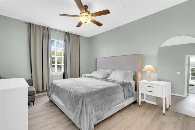 Listing Photo 10