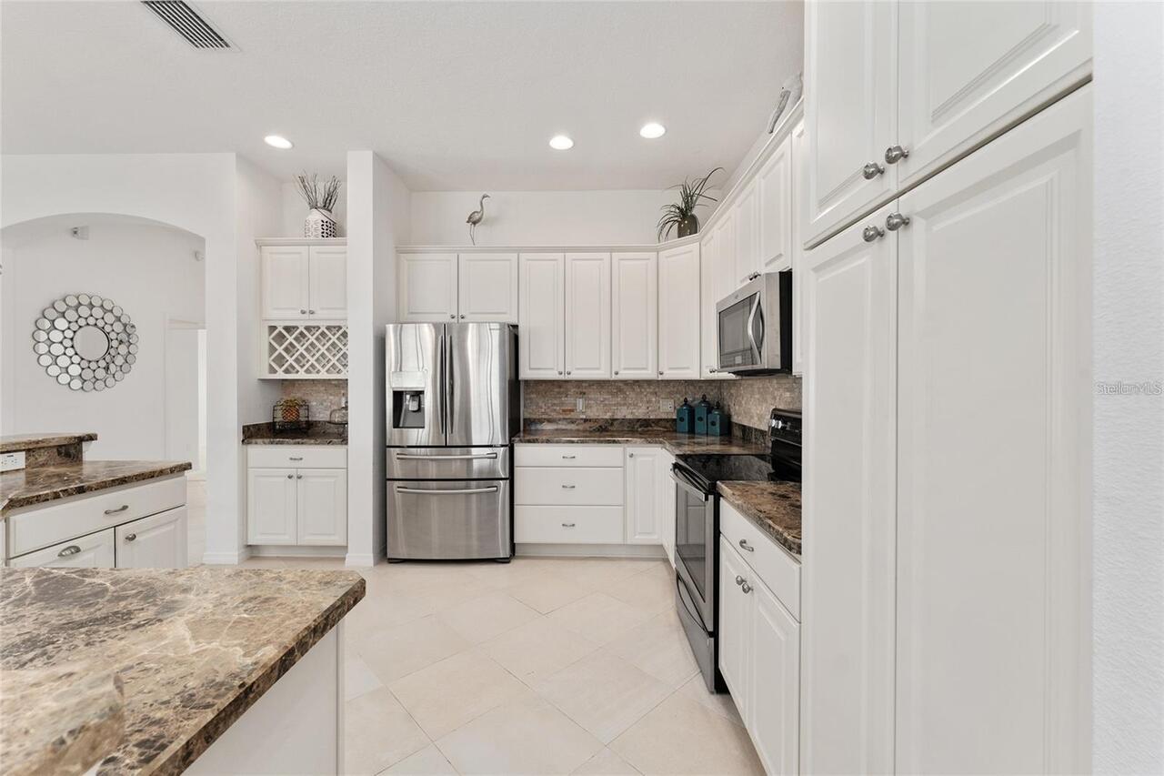 Listing Photo 10