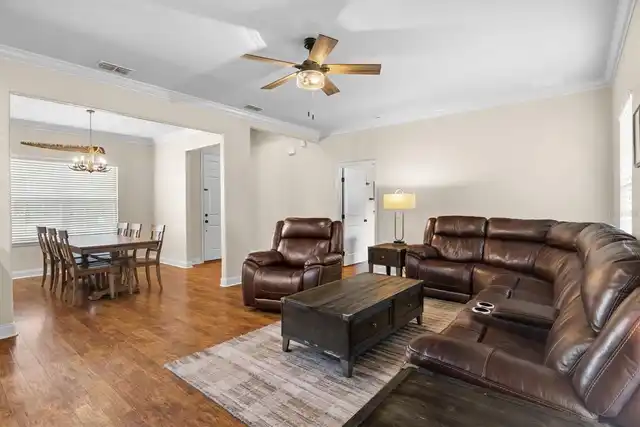 Listing Photo 7