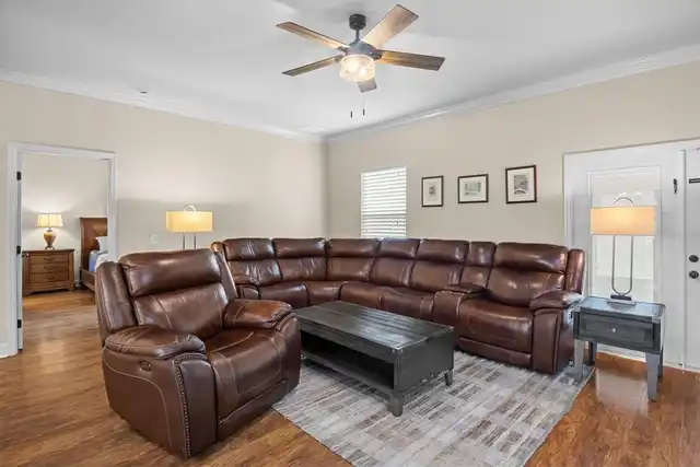 Listing Photo 8