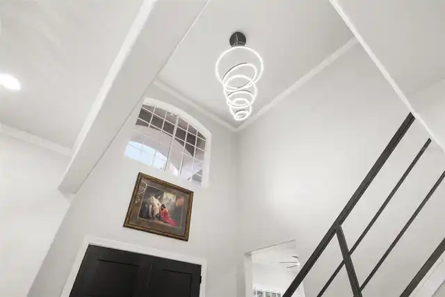 Listing Photo 10