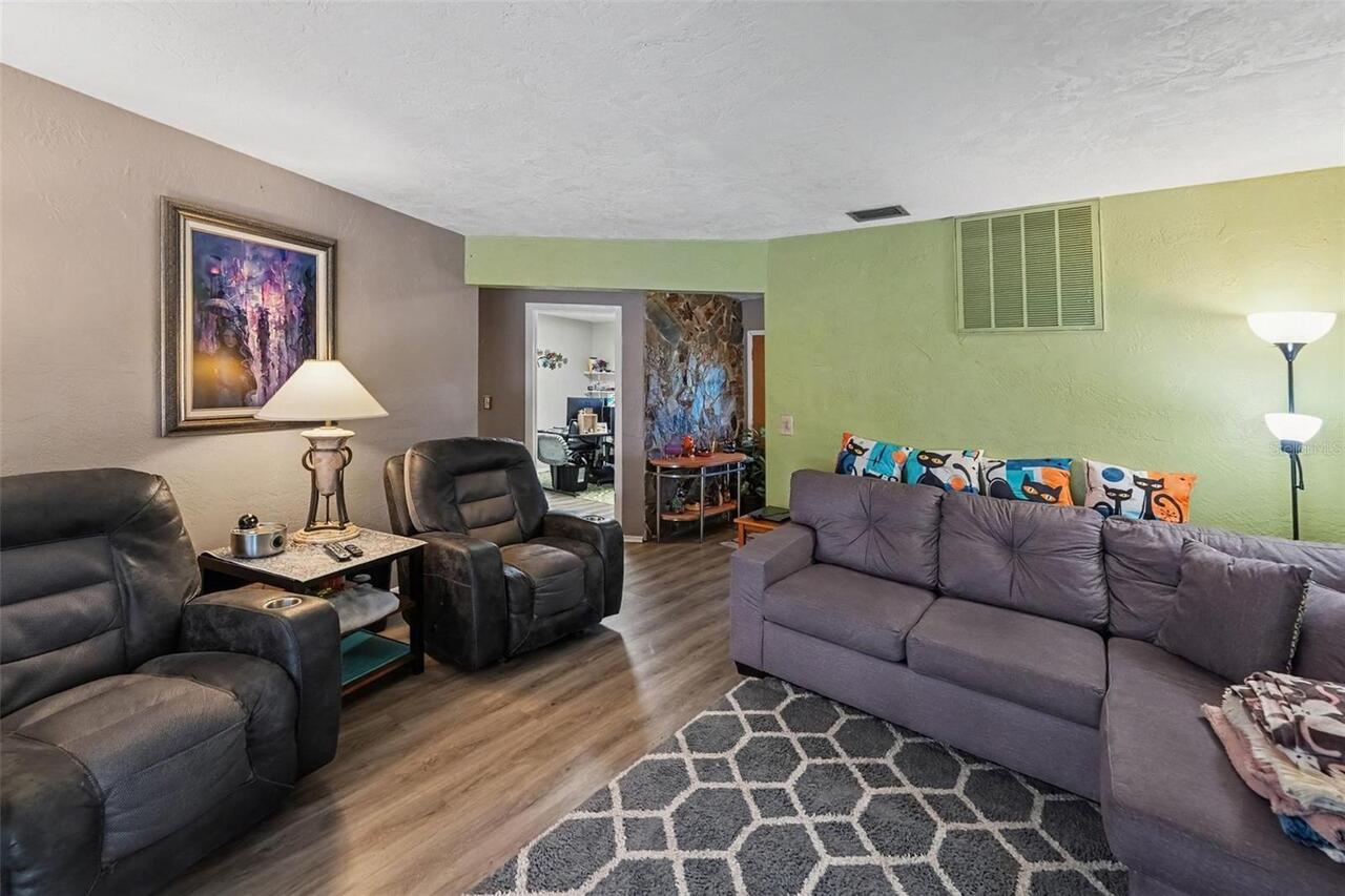 Listing Photo 6