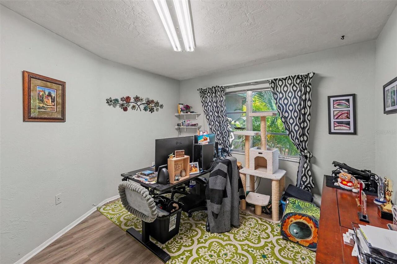 Listing Photo 10