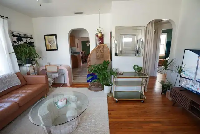 Listing Photo 8