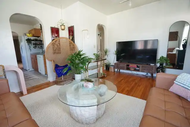 Listing Photo 9