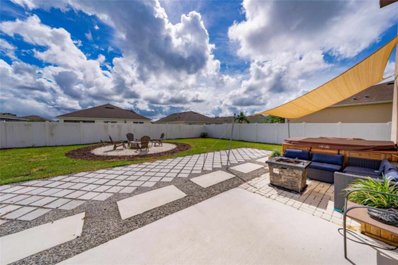 Listing Photo 10