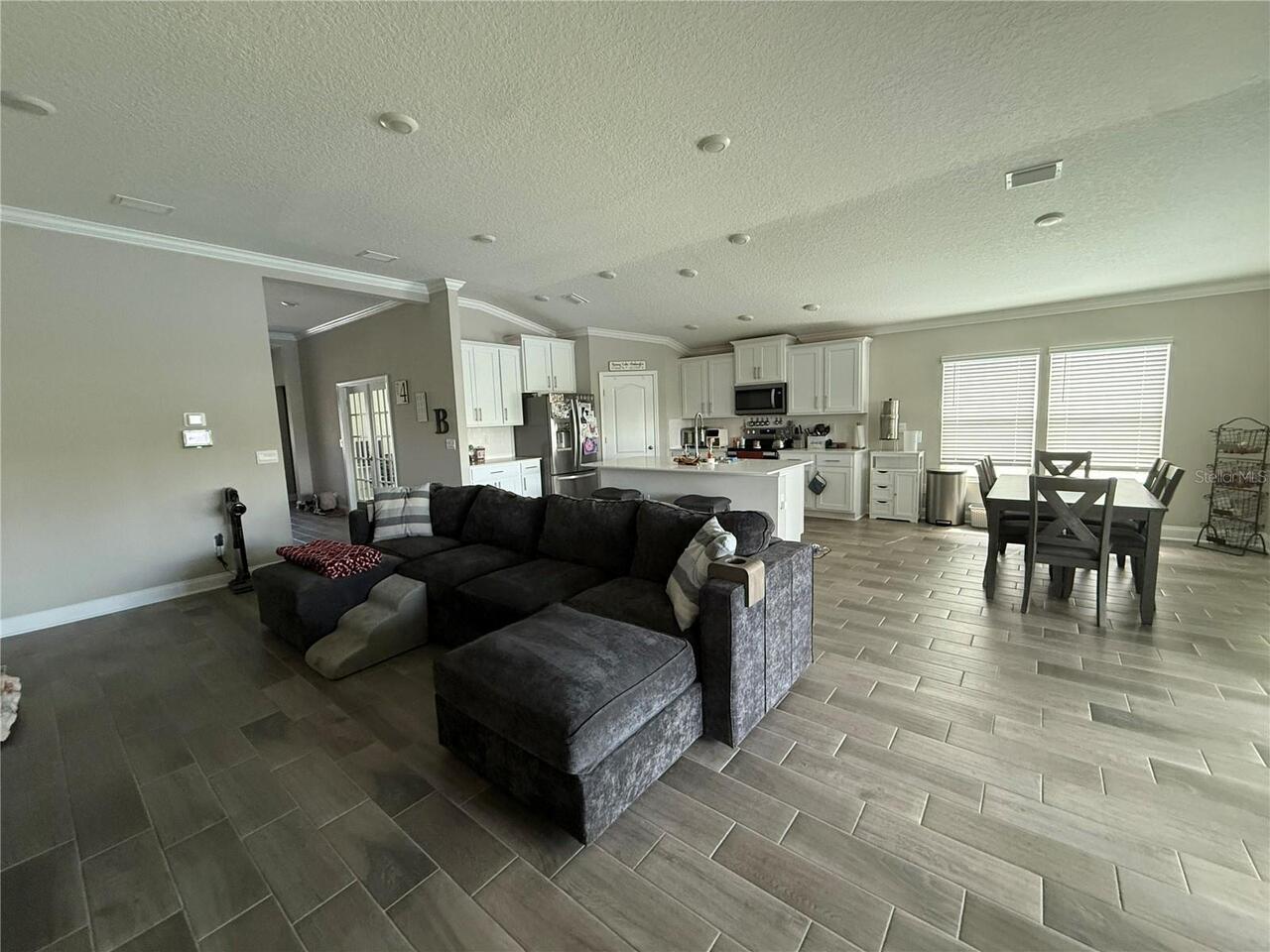 Listing Photo 9