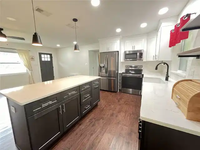 Listing Photo 5