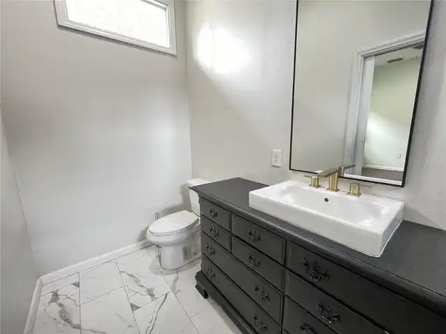 Listing Photo 10