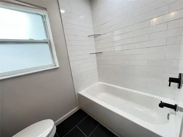 Listing Photo 12
