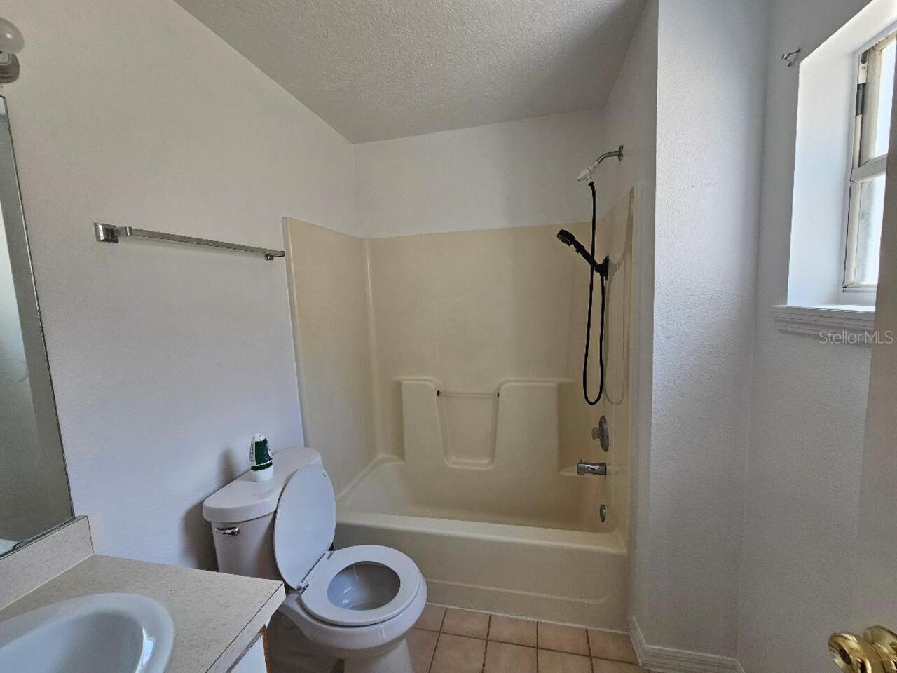 Listing Photo 11