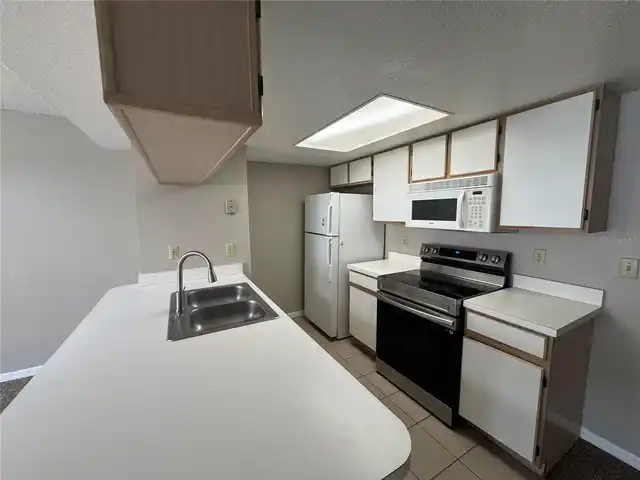 Listing Photo 9