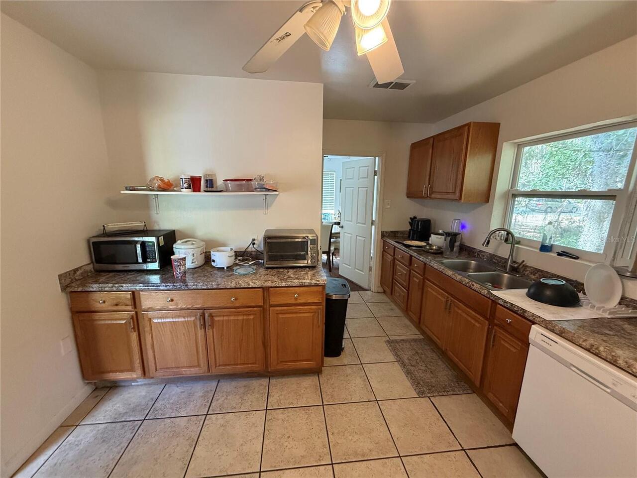 Listing Photo 8
