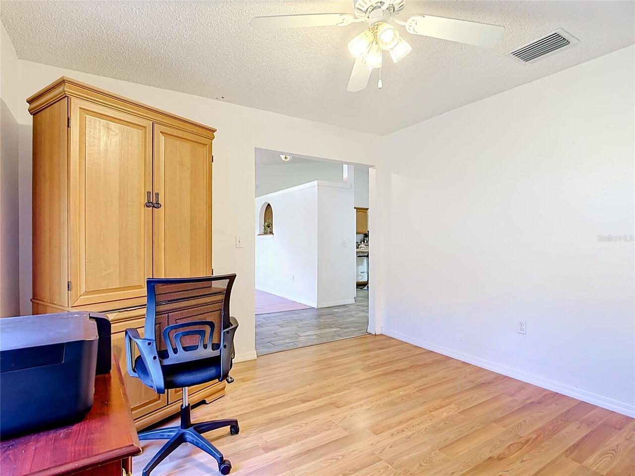 Listing Photo 9