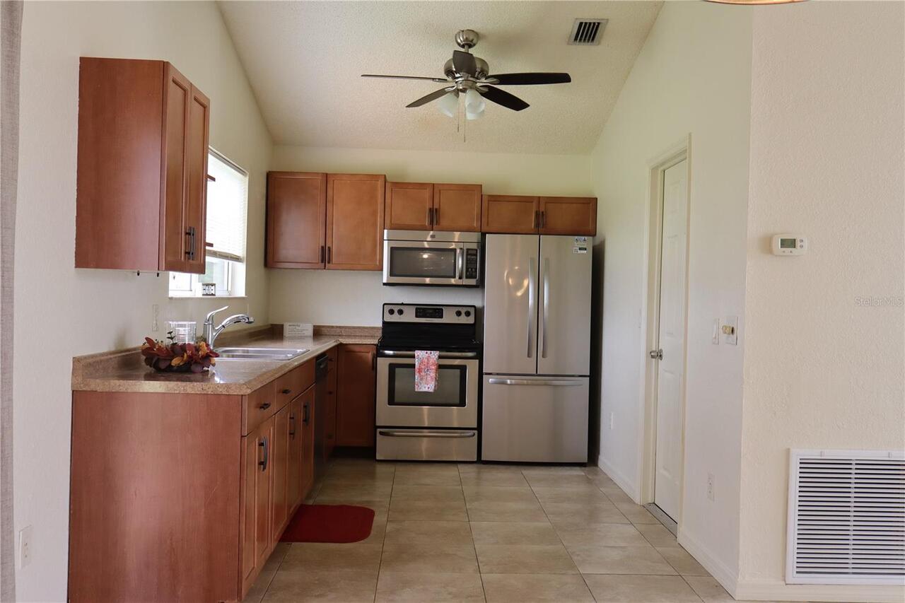 Listing Photo 12