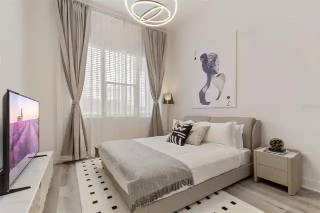 Listing Photo 12