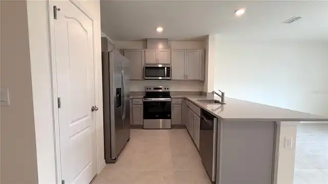 Listing Photo 8