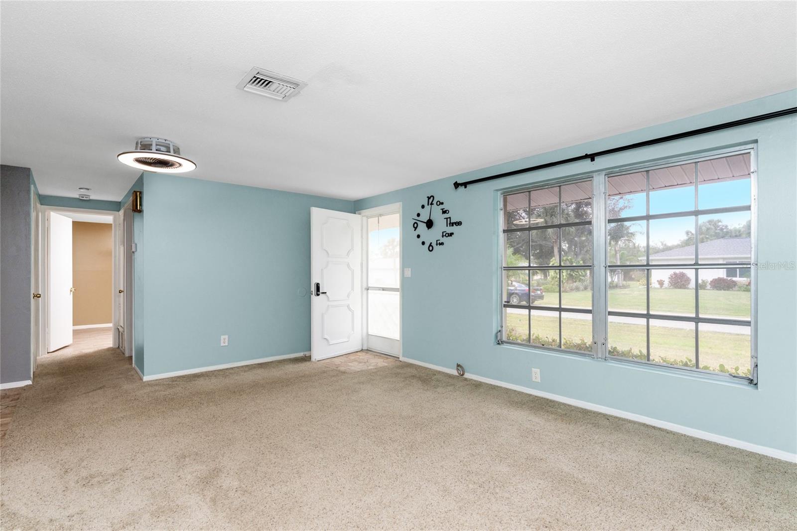 Listing Photo 9