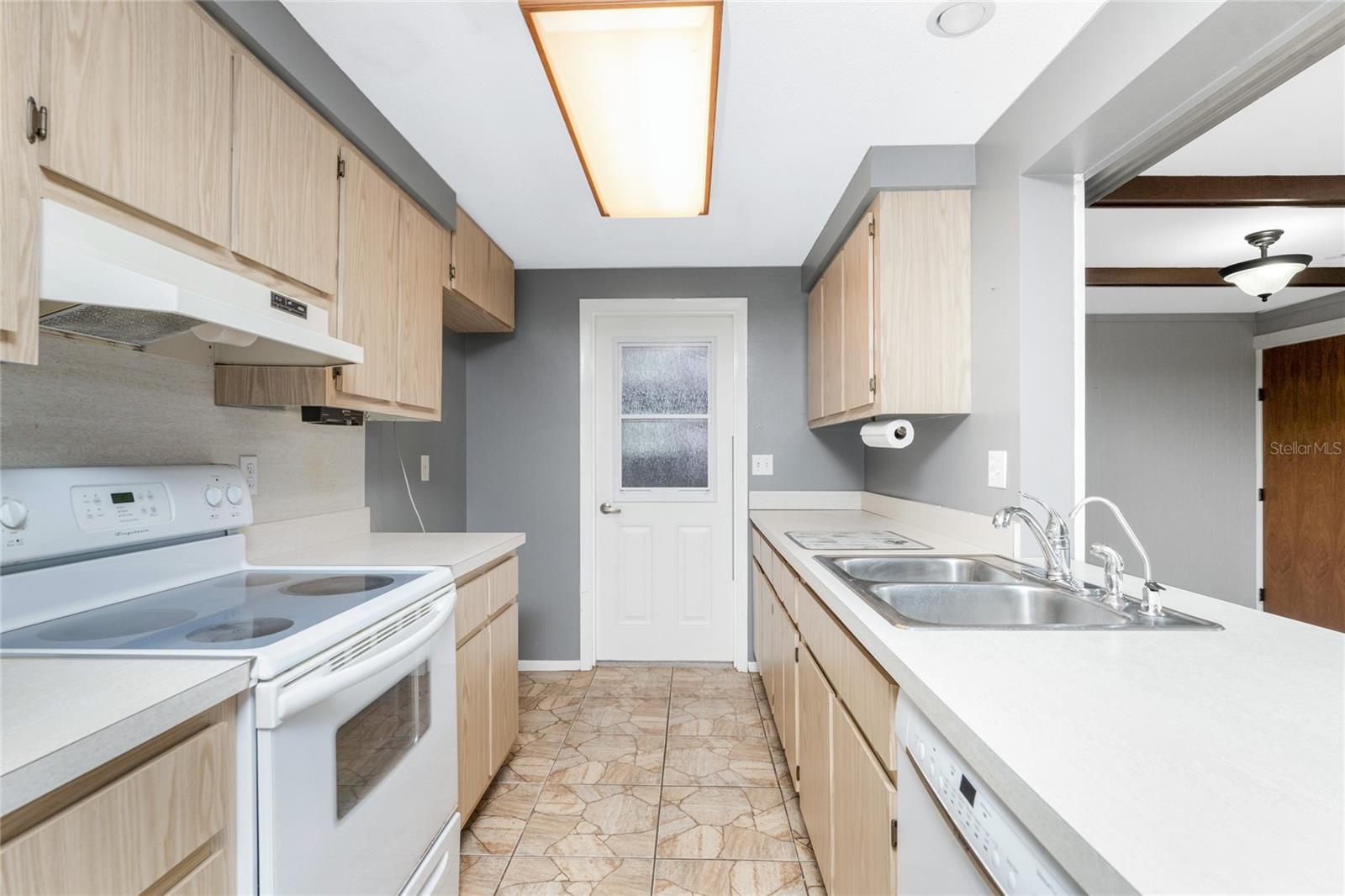 Listing Photo 15
