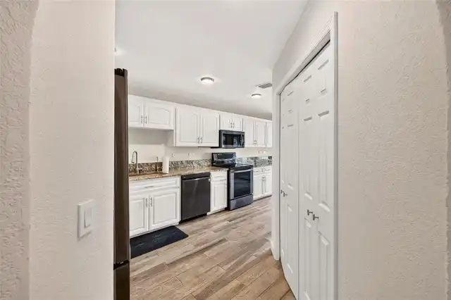 Listing Photo 14