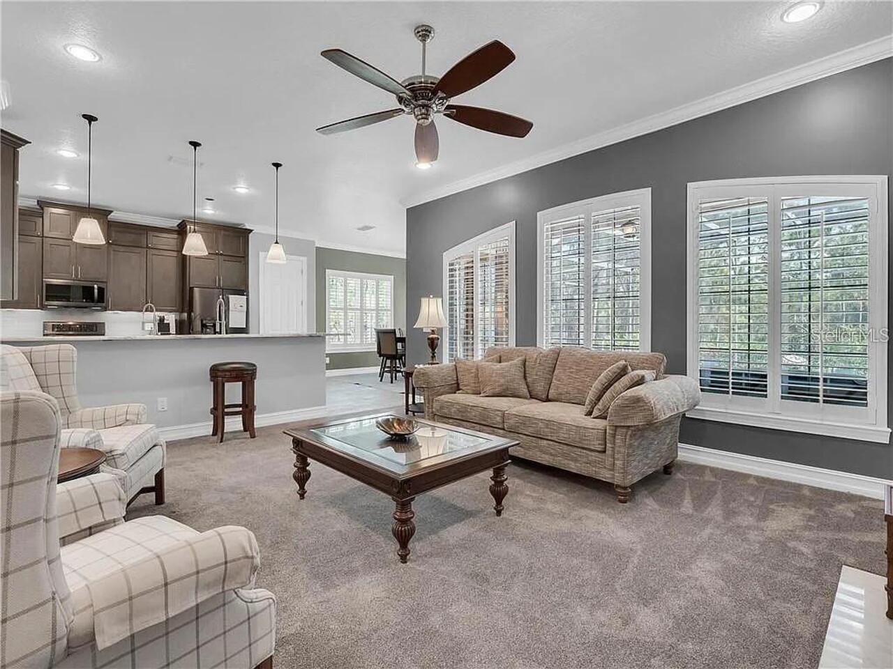 Listing Photo 11