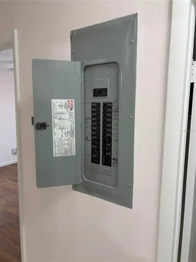 Listing Photo 10