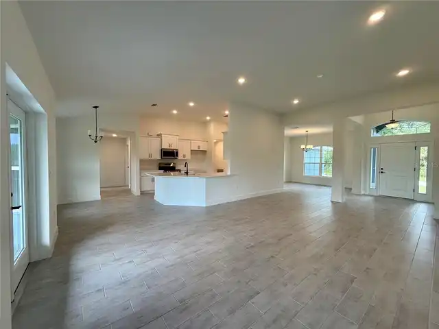 Listing Photo 9