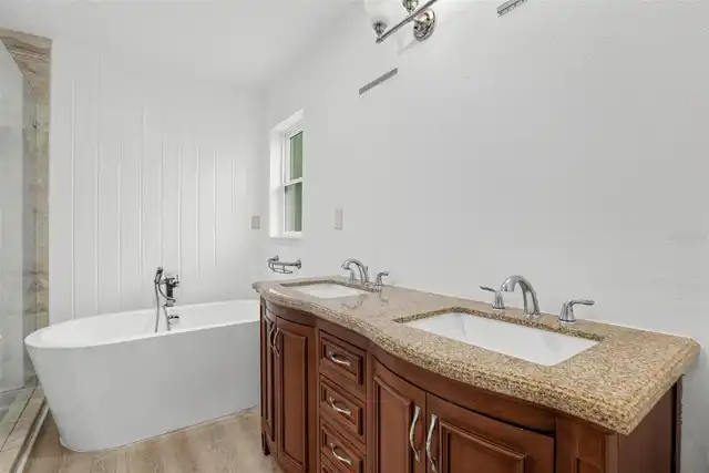 Listing Photo 25