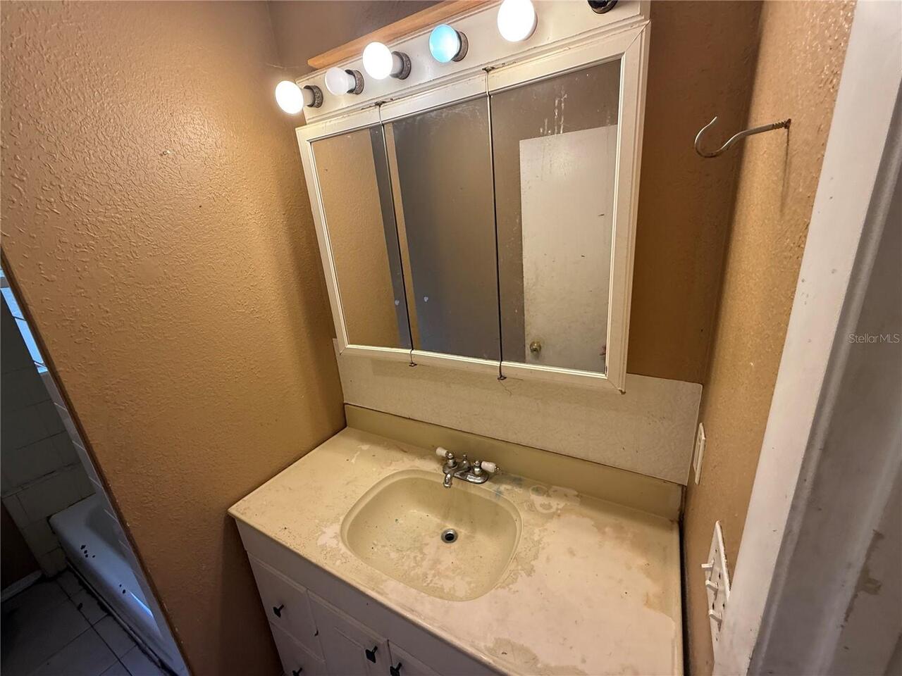 Listing Photo 12
