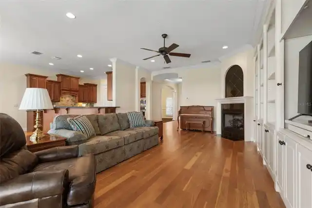 Listing Photo 6