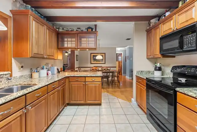 Listing Photo 7