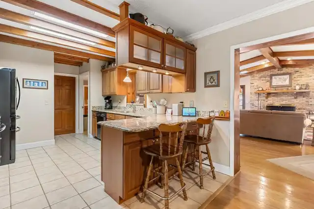 Listing Photo 8
