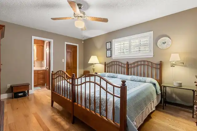 Listing Photo 10