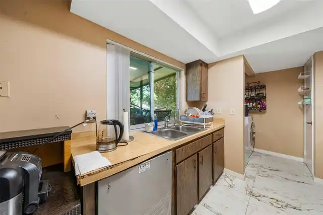 Listing Photo 14