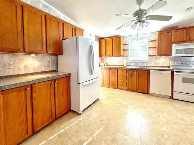 Listing Photo 6
