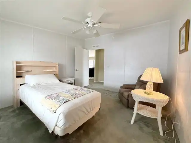 Listing Photo 17