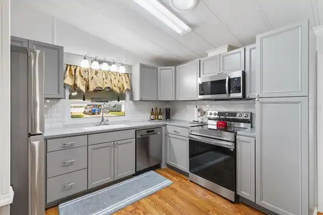 Listing Photo 8