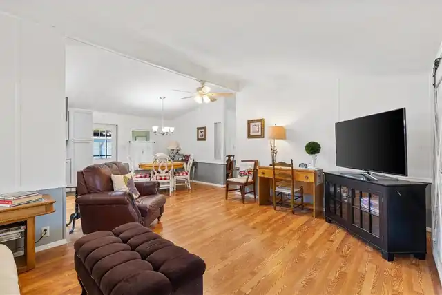 Listing Photo 14