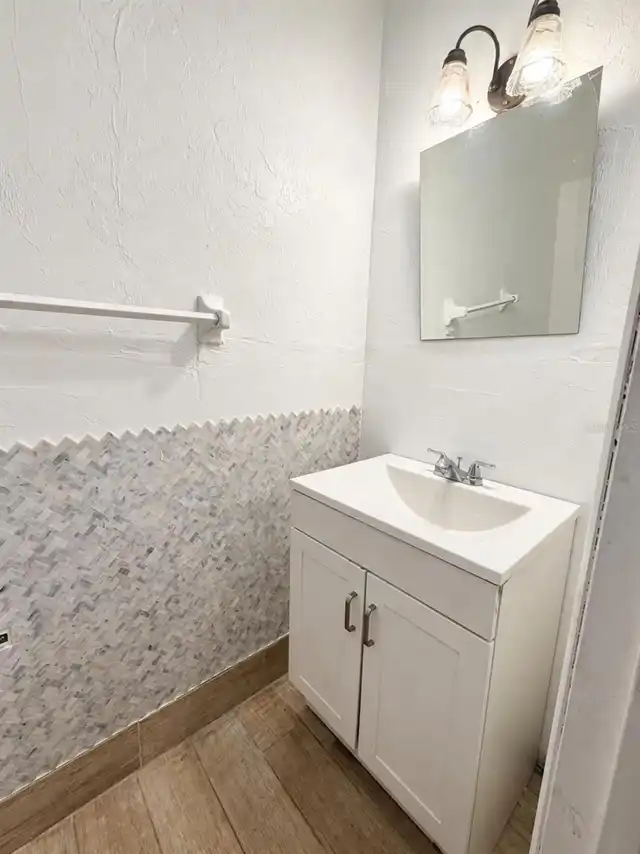 Listing Photo 9